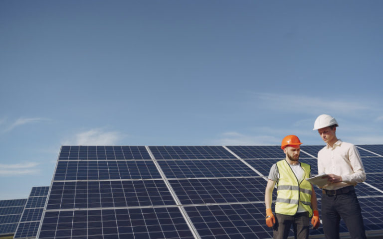 Como Superar Os Principais Desafios Na Abertura De Empresa De Energia Solar - Grupo Readapt