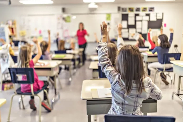 Garantindo O Sucesso Educacional. O Papel Crucial Do Planejamento Financeiro Nas Escolas - Grupo Readapt